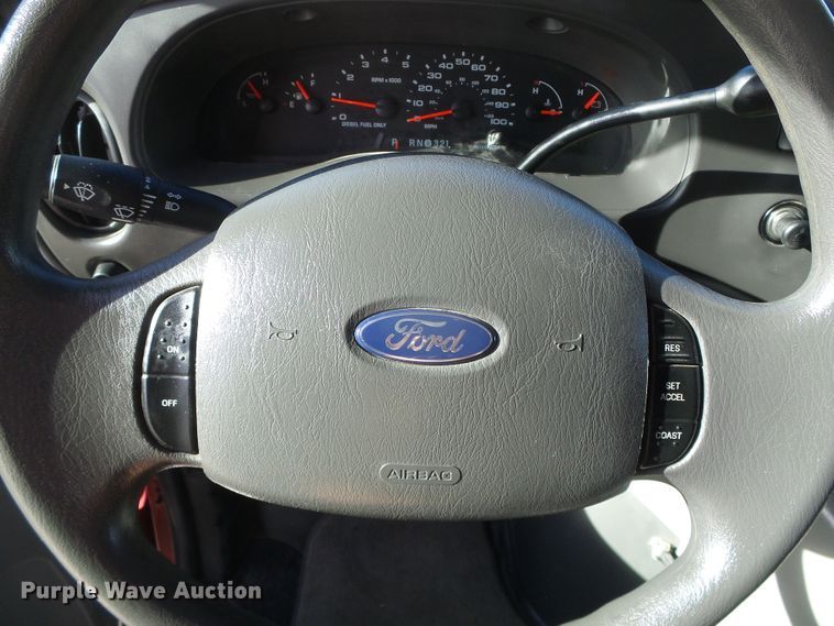 image for item DG0404 2005 Ford E450 ambulance