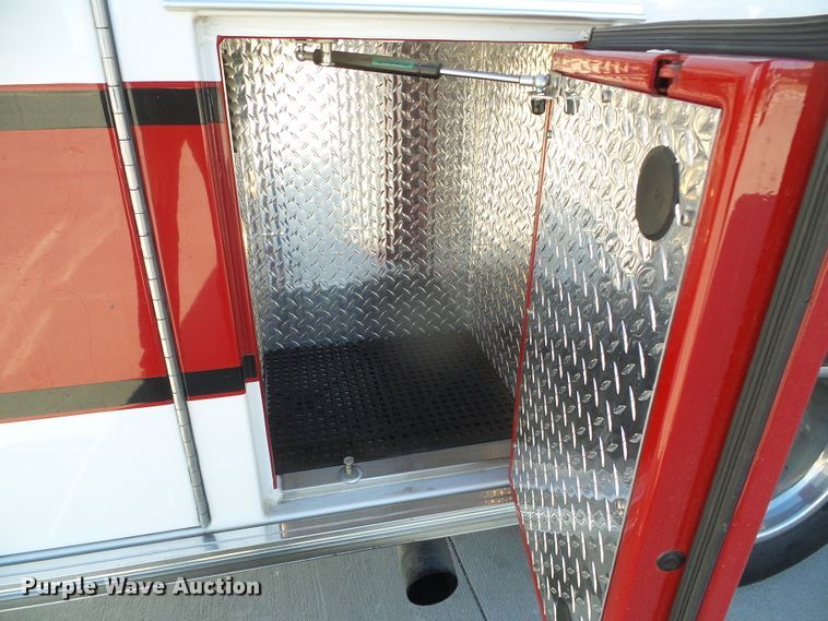 image for item DG0404 2005 Ford E450 ambulance