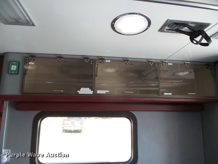 image for item DG0404 2005 Ford E450 ambulance