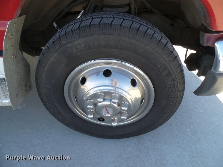 image for item DG0404 2005 Ford E450 ambulance