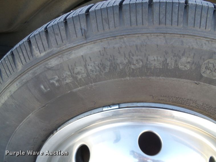 image for item DG0404 2005 Ford E450 ambulance