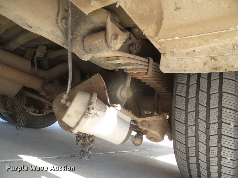 image for item DG0404 2005 Ford E450 ambulance