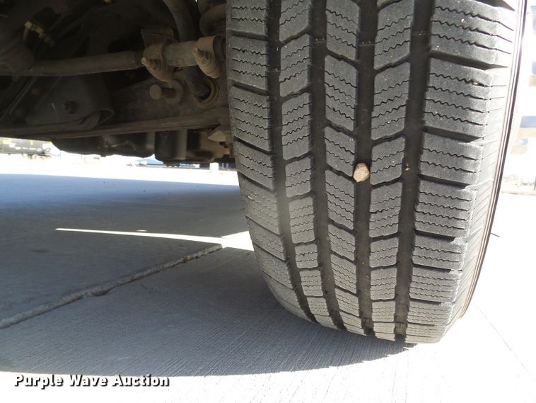 image for item DG0404 2005 Ford E450 ambulance