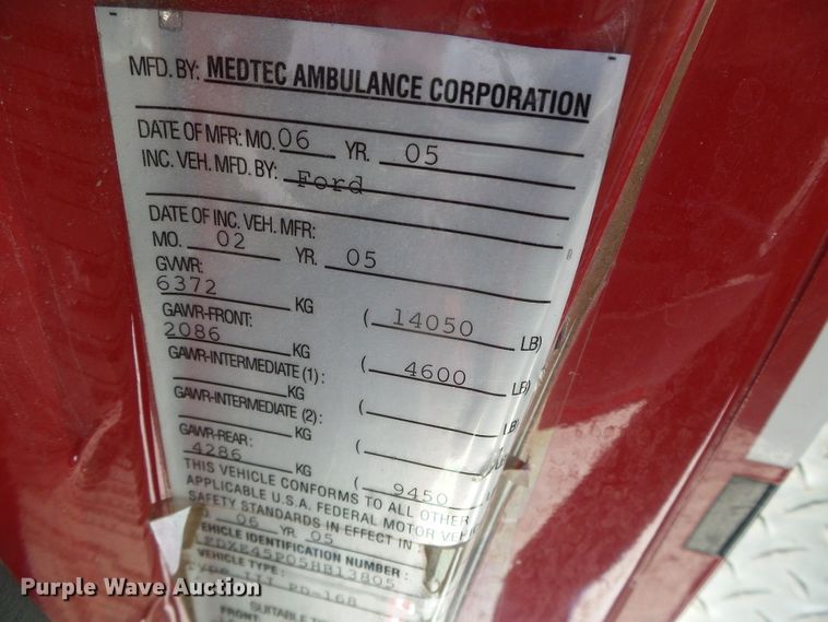 image for item DG0404 2005 Ford E450 ambulance