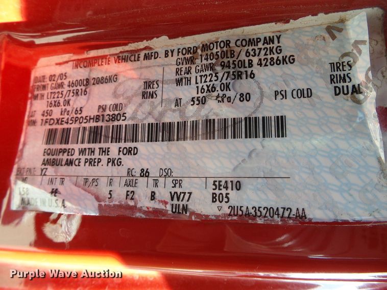 image for item DG0404 2005 Ford E450 ambulance