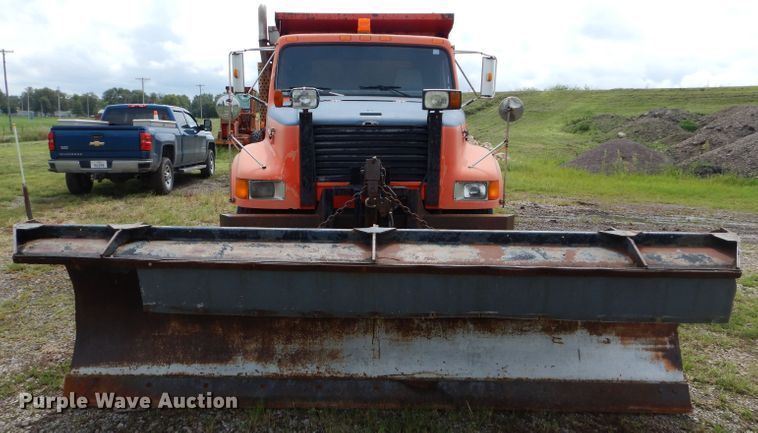 image for item DH2514 1991 International 4900 dump truck