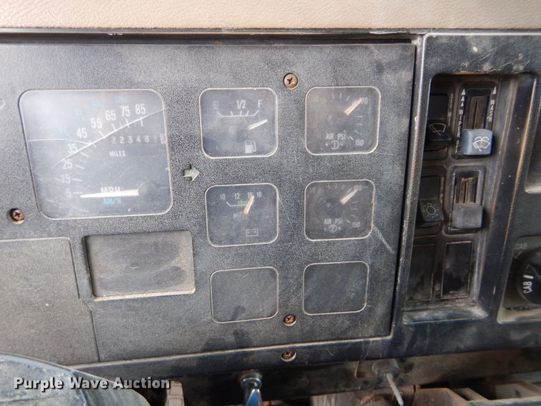 image for item DH2514 1991 International 4900 dump truck