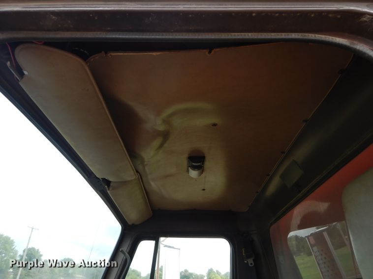 image for item DH2514 1991 International 4900 dump truck