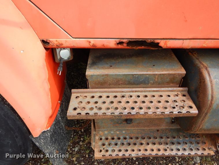 image for item DH2514 1991 International 4900 dump truck