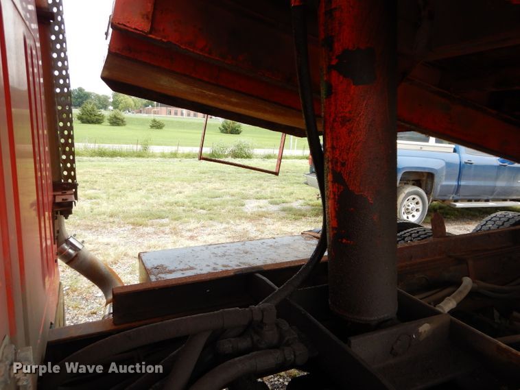 image for item DH2514 1991 International 4900 dump truck