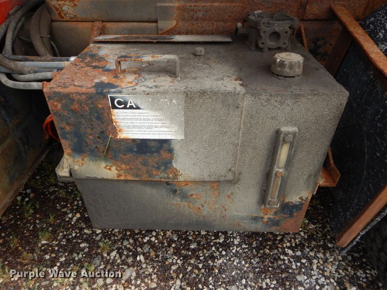 image for item DH2514 1991 International 4900 dump truck