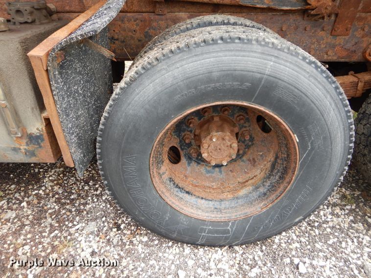 image for item DH2514 1991 International 4900 dump truck