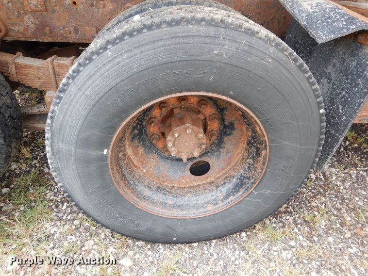 image for item DH2514 1991 International 4900 dump truck