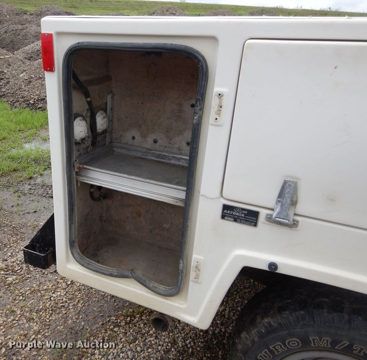 image for item DH2515 1994 Ford F150 utility bed pickup truck