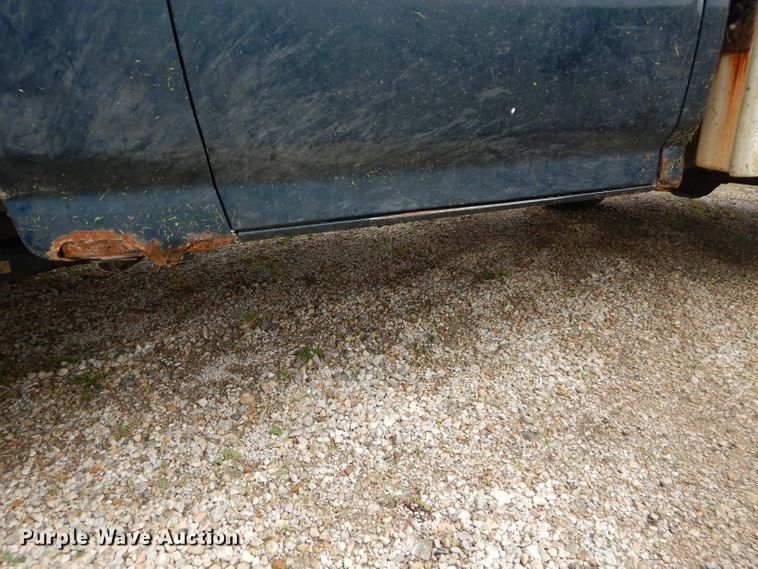 image for item DH2515 1994 Ford F150 utility bed pickup truck