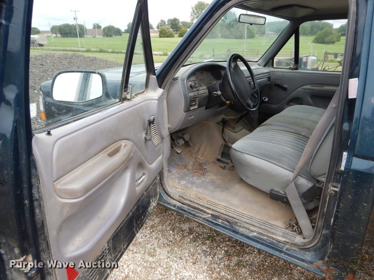 image for item DH2515 1994 Ford F150 utility bed pickup truck