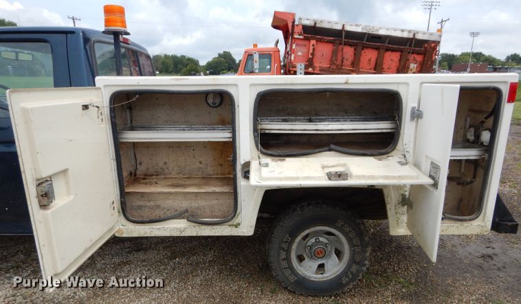 image for item DH2515 1994 Ford F150 utility bed pickup truck