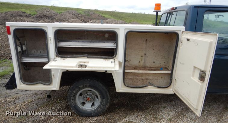 image for item DH2515 1994 Ford F150 utility bed pickup truck