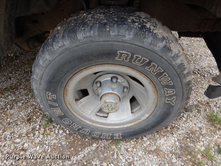 image for item DH2515 1994 Ford F150 utility bed pickup truck