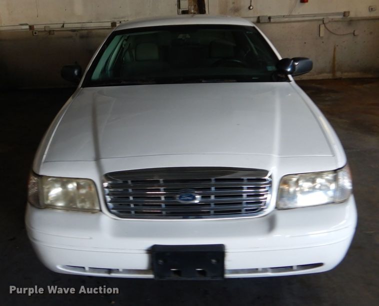 image for item DH5057 2003 Ford Crown Victoria Police Interceptor