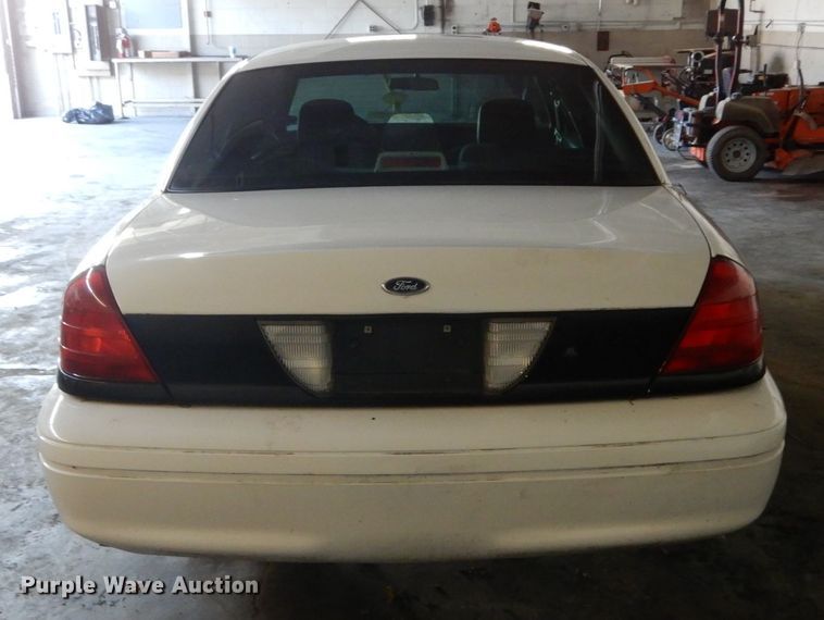 image for item DH5057 2003 Ford Crown Victoria Police Interceptor