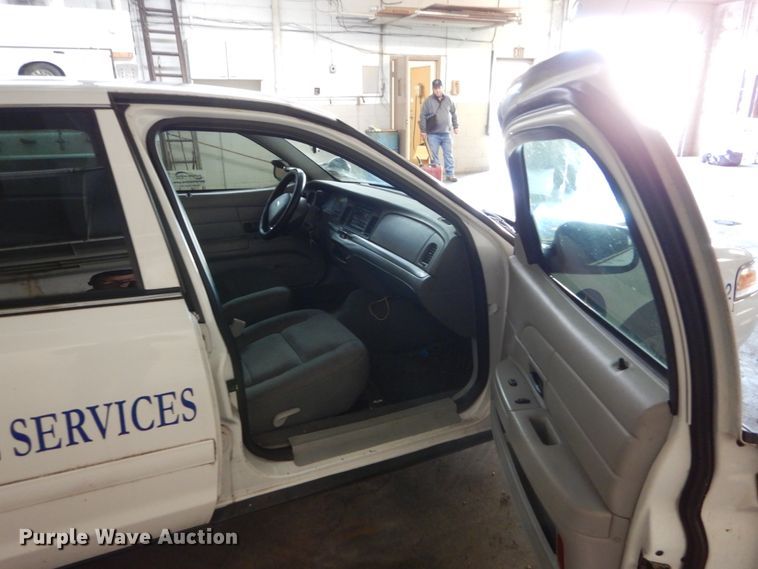 image for item DH5057 2003 Ford Crown Victoria Police Interceptor