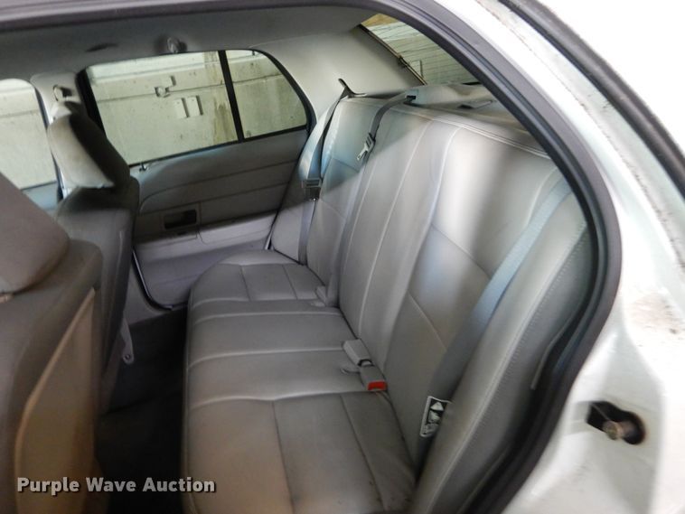 image for item DH5057 2003 Ford Crown Victoria Police Interceptor