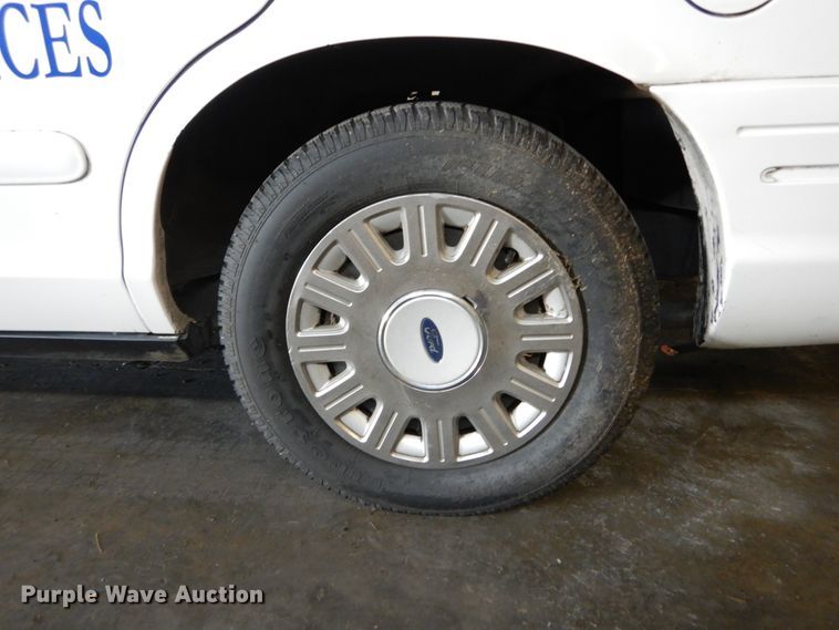 image for item DH5057 2003 Ford Crown Victoria Police Interceptor