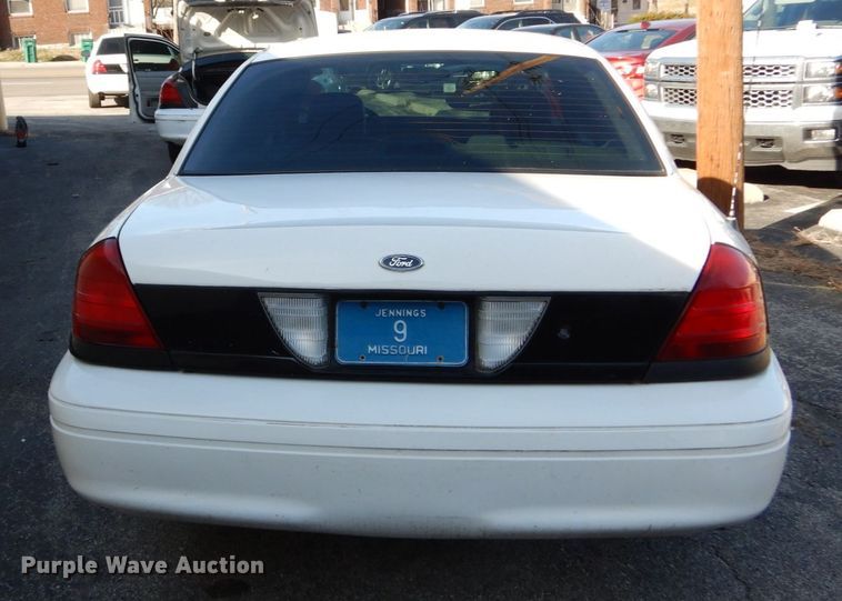 image for item DH5058 2005 Ford Crown Victoria Police Interceptor