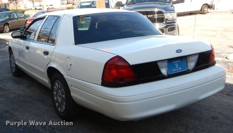 image for item DH5058 2005 Ford Crown Victoria Police Interceptor
