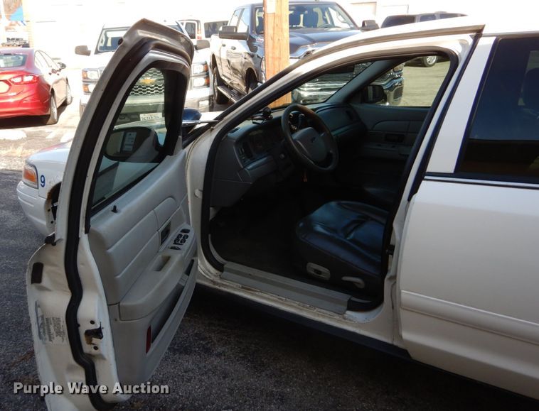 image for item DH5058 2005 Ford Crown Victoria Police Interceptor