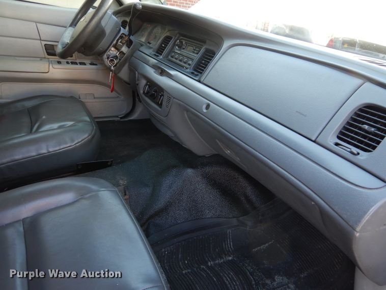 image for item DH5058 2005 Ford Crown Victoria Police Interceptor