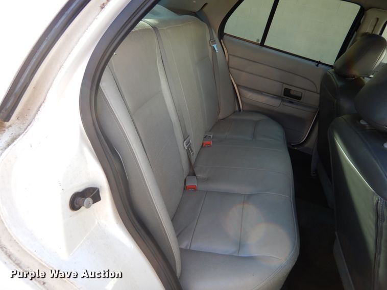 image for item DH5058 2005 Ford Crown Victoria Police Interceptor