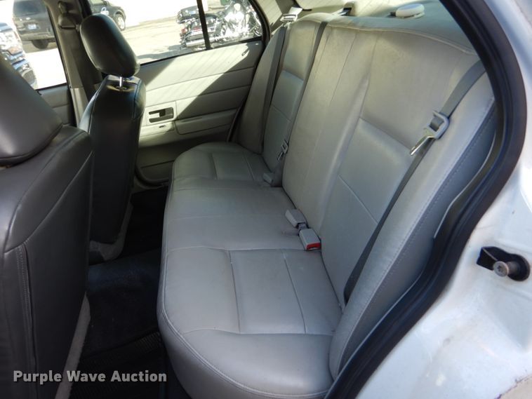 image for item DH5058 2005 Ford Crown Victoria Police Interceptor