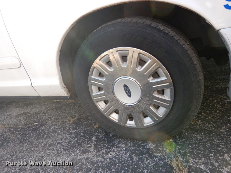 image for item DH5058 2005 Ford Crown Victoria Police Interceptor