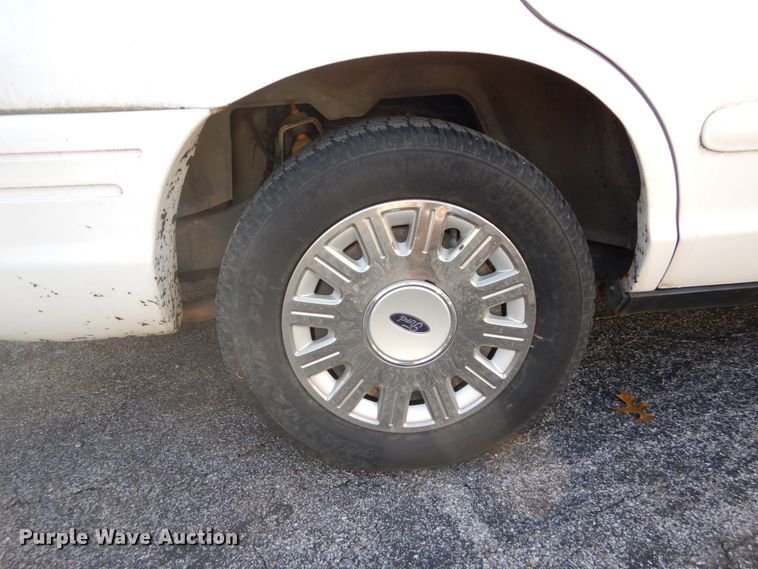 image for item DH5058 2005 Ford Crown Victoria Police Interceptor