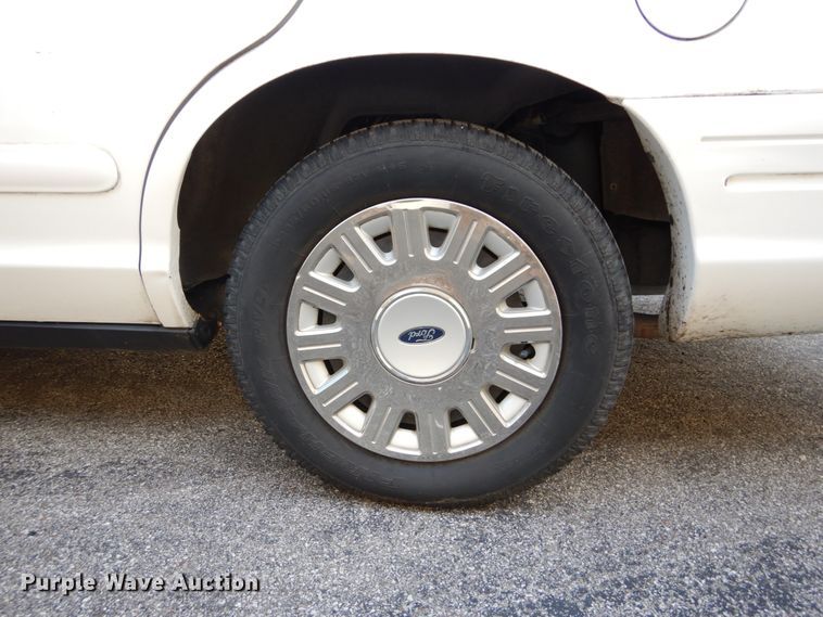 image for item DH5058 2005 Ford Crown Victoria Police Interceptor