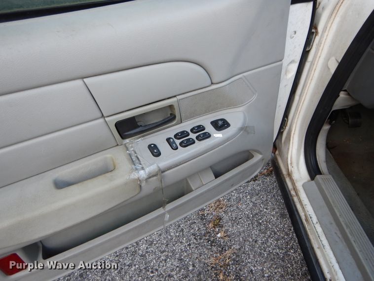 image for item DH5059 2005 Ford Crown Victoria Police Interceptor