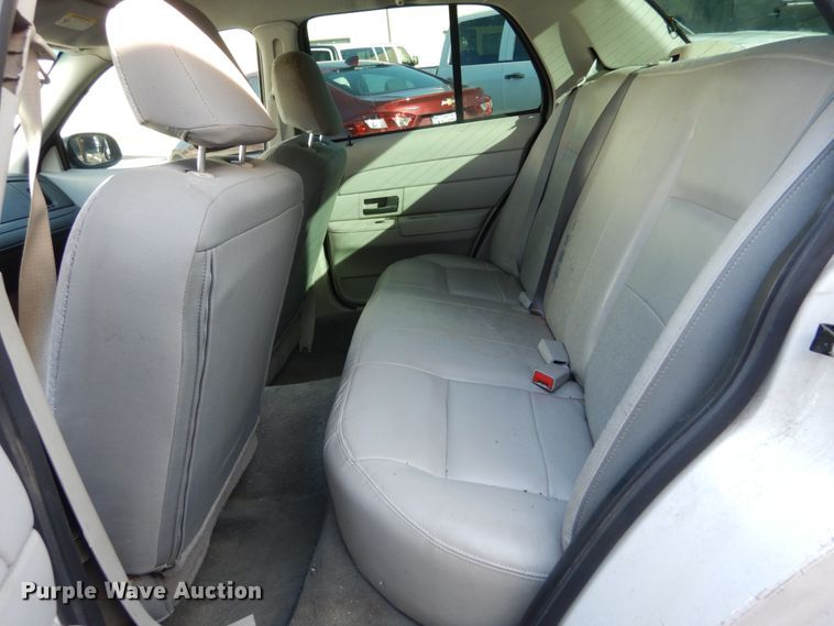 image for item DH5059 2005 Ford Crown Victoria Police Interceptor