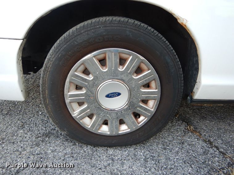 image for item DH5059 2005 Ford Crown Victoria Police Interceptor