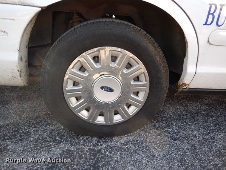 image for item DH5059 2005 Ford Crown Victoria Police Interceptor