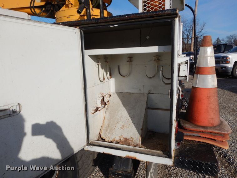 image for item DH5060 1994 Ford F600 bucket truck