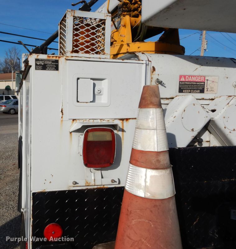 image for item DH5060 1994 Ford F600 bucket truck