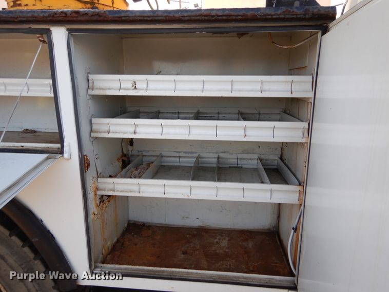 image for item DH5060 1994 Ford F600 bucket truck