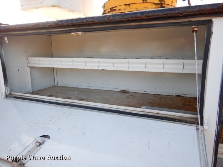 image for item DH5060 1994 Ford F600 bucket truck