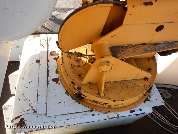 image for item DH5060 1994 Ford F600 bucket truck