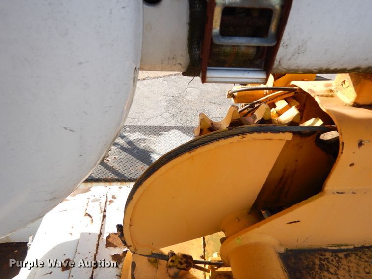 image for item DH5060 1994 Ford F600 bucket truck