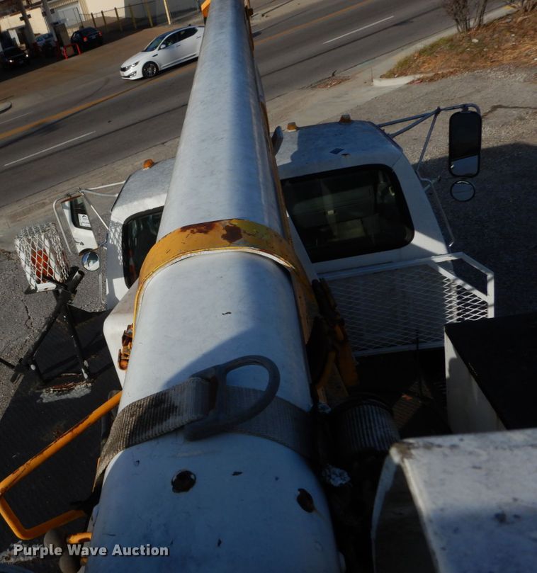 image for item DH5060 1994 Ford F600 bucket truck