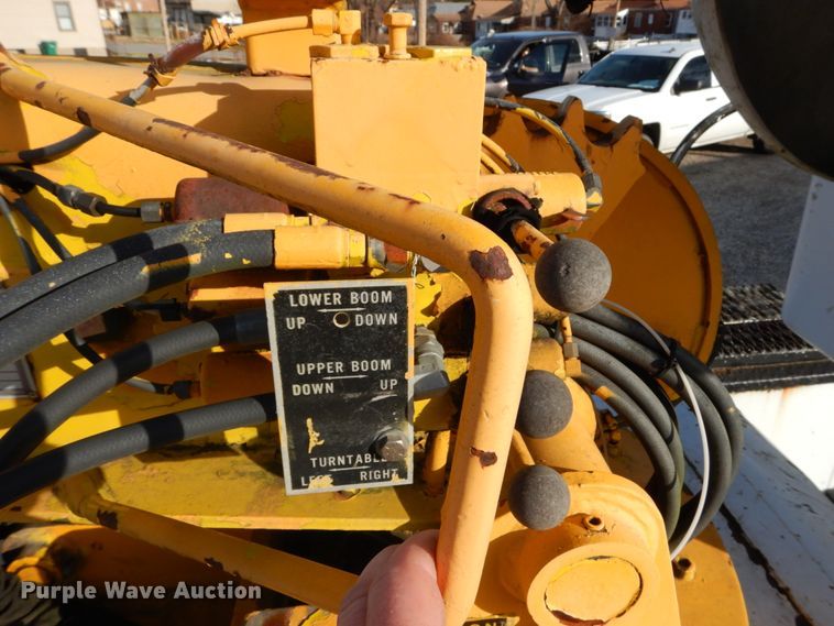 image for item DH5060 1994 Ford F600 bucket truck