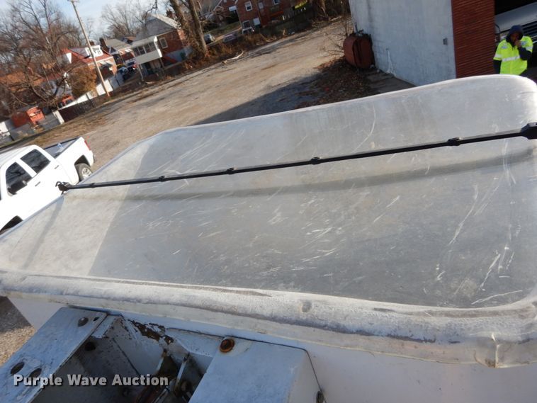 image for item DH5060 1994 Ford F600 bucket truck